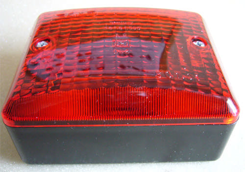 DIMBAKLJUS 106 X 83 X 53 MM.