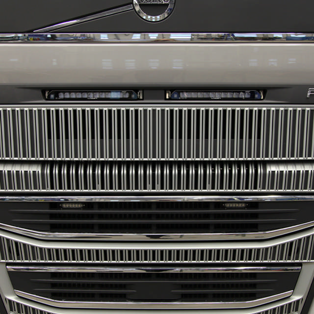 LAZER LINEAR 12E KIT  GRILL VOLV. FH 21+